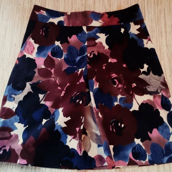 EXPRESS ~ FLORAL SKIRT ~ SIZE 6 - Picture 2 of 3
